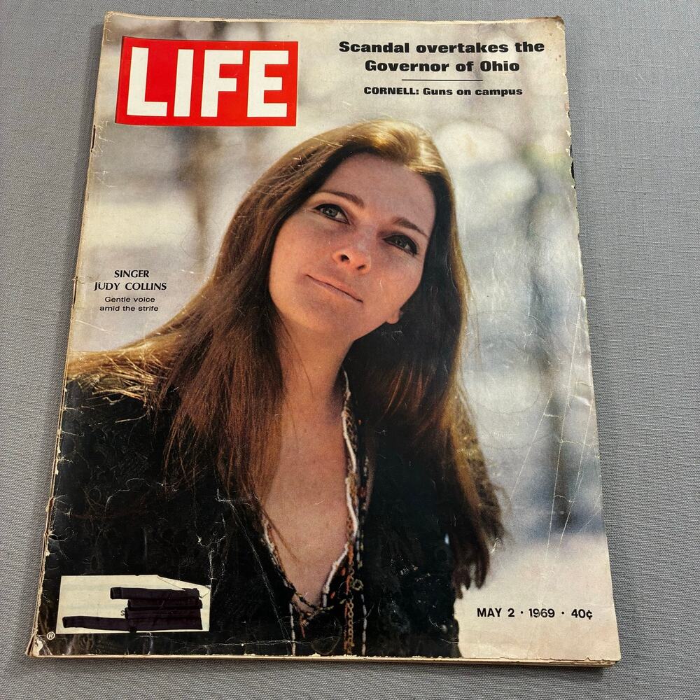 Vintage 1969 LIFE Magazine Judy Collins Folk Singer Cornell Campus See Descr